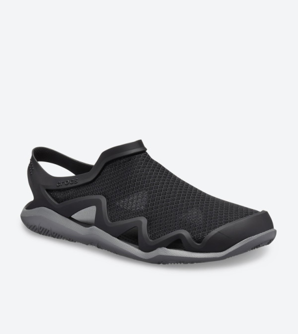 Crocs | Swiftwater Mesh Wave Round Toe Sandals | Crocs