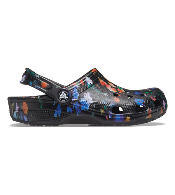 صندل بطبعة الزهور من كروكس بلون أسود