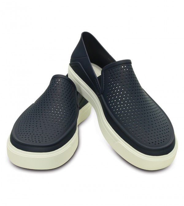 Crocs men's slip on shoes discount