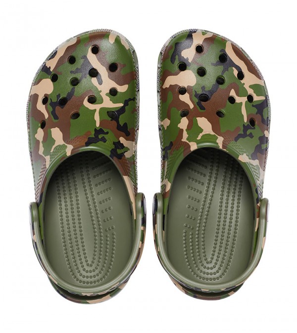 croc flip flops camo