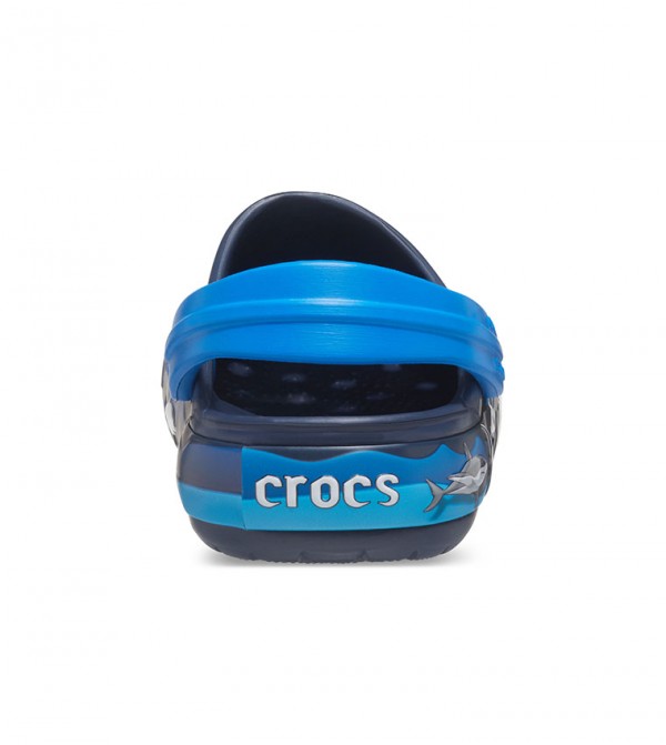 crocs fun lab shark