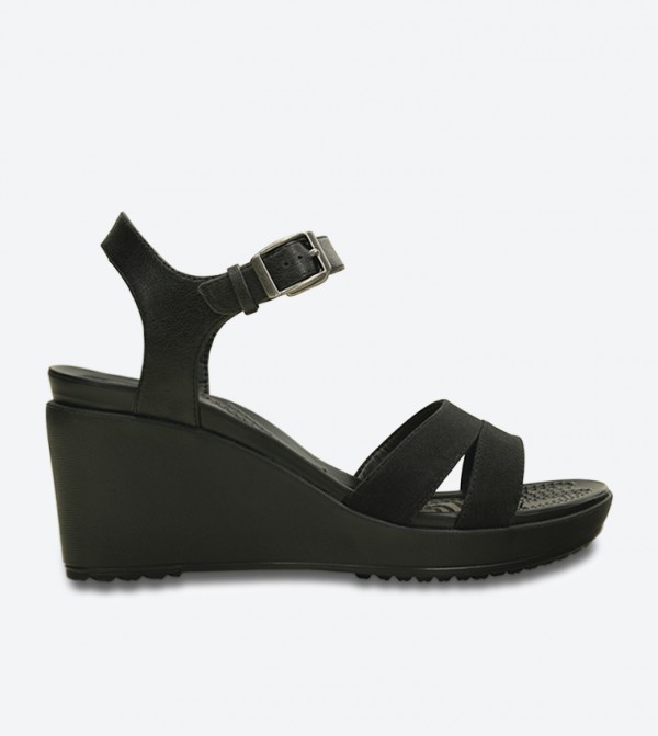 Crocs leigh ii ankle strap on sale wedge size 7