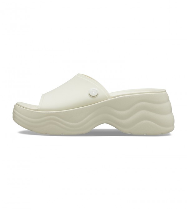 【関税込み】Crocs オフホワイト Skyline スライド Amazon.com | Crocs Skyline Sandal Bone 5 M | Flats