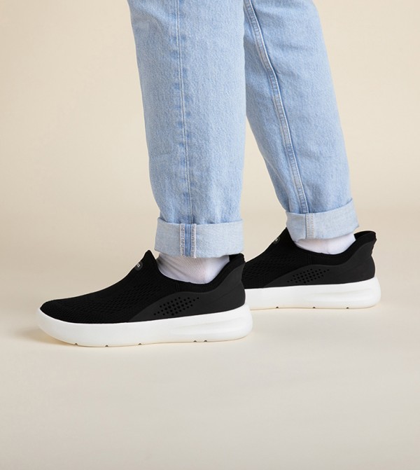 nolly Crocs | Men's No Hands Slip On | Crocs