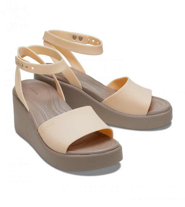 ◆CROCS◆ Women's Brooklyn Ankle Strap Wedge SHI 24SWSD20940 Amazon.com | Crocs Brooklyn Ankle Strap Wedges for Women